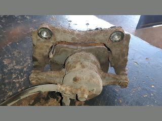 bontott TOYOTA COROLLA VERSO Jobb első Féknyereg Munkahengerrel