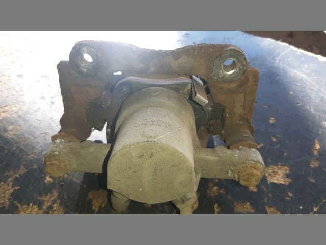 bontott TOYOTA COROLLA VERSO Jobb hátsó Féknyereg Munkahengerrel