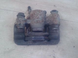 bontott TOYOTA COROLLA VERSO Jobb hátsó Féknyereg Munkahengerrel