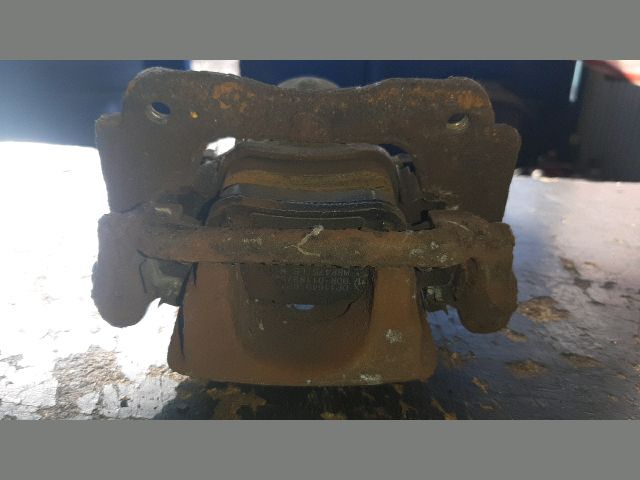 bontott TOYOTA COROLLA VERSO Jobb hátsó Féknyereg Munkahengerrel