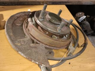 bontott TOYOTA COROLLA VERSO Jobb hátsó Kerékagy