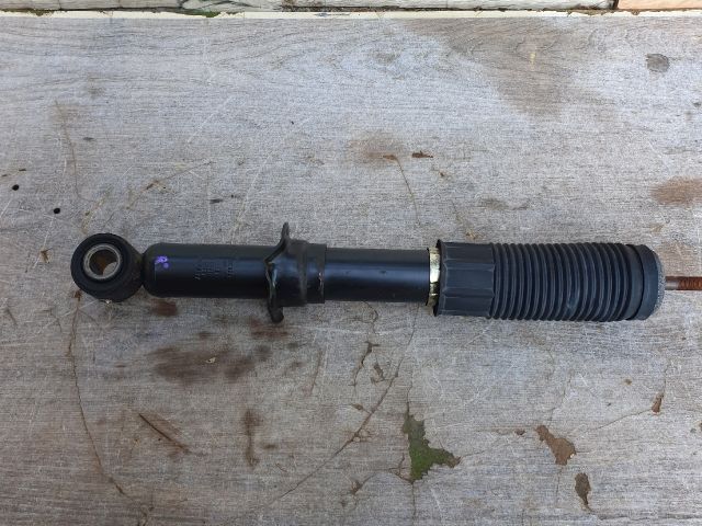 bontott TOYOTA COROLLA VERSO Jobb hátsó Lengéscsillapító