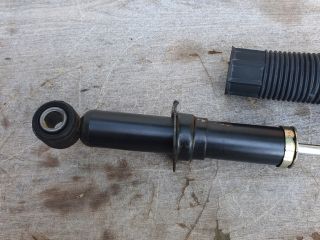 bontott TOYOTA COROLLA VERSO Jobb hátsó Lengéscsillapító