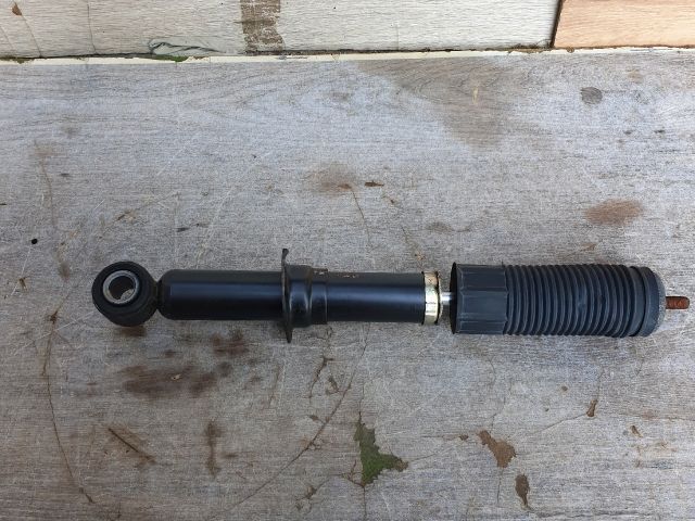 bontott TOYOTA COROLLA VERSO Jobb hátsó Lengéscsillapító