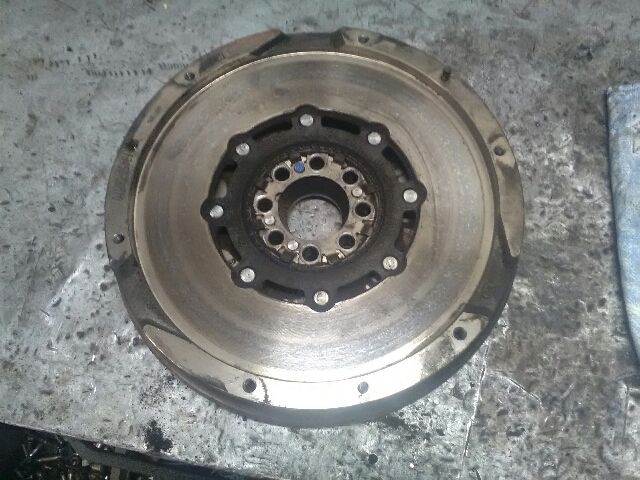 bontott TOYOTA COROLLA VERSO Kettős tömegű Lendkerék