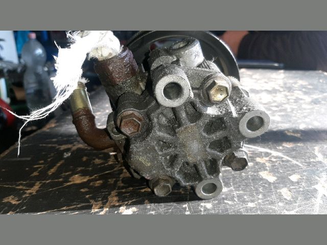 bontott TOYOTA COROLLA VERSO Kormányszervó Motor (Hidraulikus)