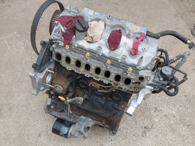 bontott TOYOTA COROLLA VERSO Motor (Fűzött blokk hengerfejjel)