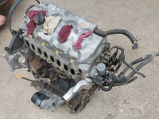 bontott TOYOTA COROLLA VERSO Motor (Fűzött blokk hengerfejjel)