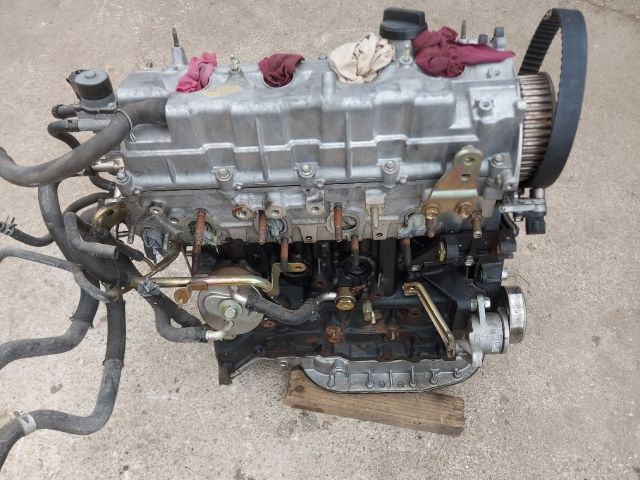 bontott TOYOTA COROLLA VERSO Motor (Fűzött blokk hengerfejjel)