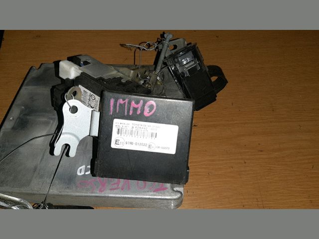 bontott TOYOTA COROLLA VERSO Motorvezérlő