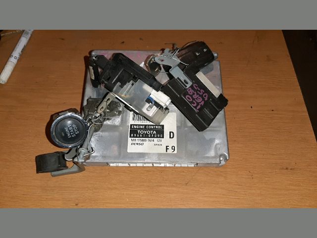 bontott TOYOTA COROLLA VERSO Motorvezérlő