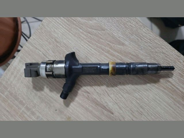 bontott TOYOTA COROLLA VERSO Porlasztó (1 db)