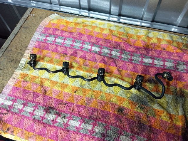 bontott TOYOTA COROLLA VERSO Résolajcső