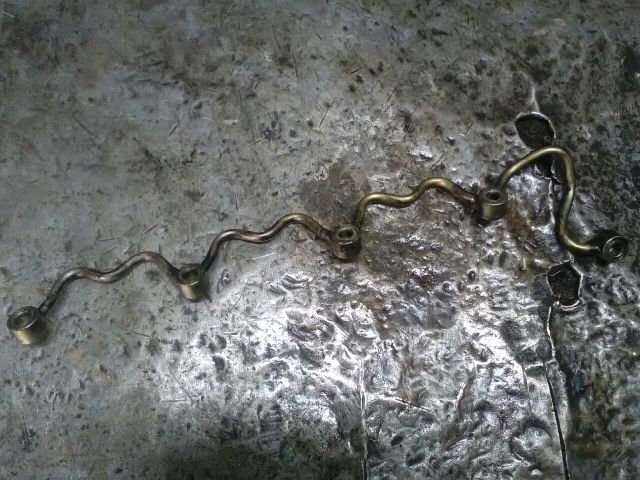 bontott TOYOTA COROLLA VERSO Résolajcső