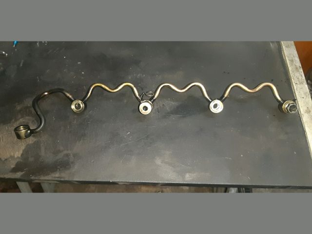 bontott TOYOTA COROLLA VERSO Résolajcső