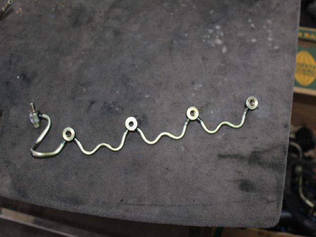 bontott TOYOTA COROLLA VERSO Résolajcső