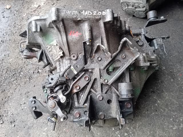 bontott TOYOTA COROLLA VERSO Váltó (Mechanikus)