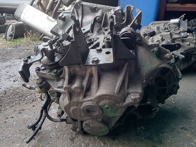 bontott TOYOTA COROLLA VERSO Váltó (Mechanikus)