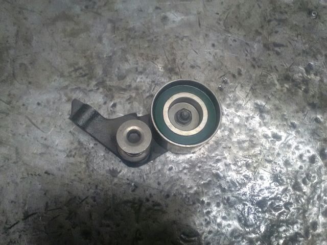 bontott TOYOTA COROLLA VERSO Vezérlés Lánc / Szíj Feszítő Görgő