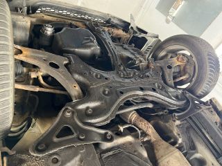 bontott TOYOTA COROLLA VERSO Bal első Csonkállvány Kerékaggyal