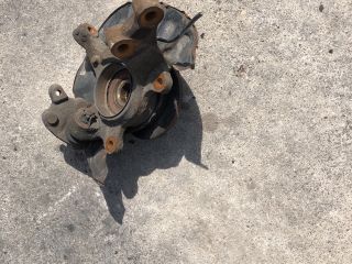 bontott TOYOTA COROLLA VERSO Bal első Csonkállvány Kerékaggyal