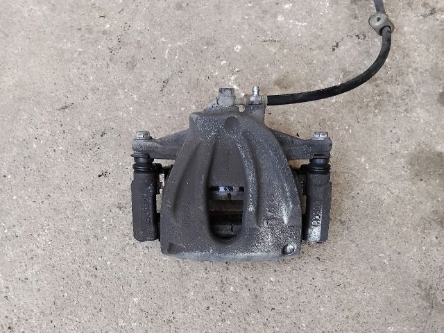 bontott TOYOTA COROLLA VERSO Bal első Féknyereg Munkahengerrel