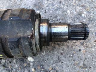 bontott TOYOTA COROLLA VERSO Bal Féltengely