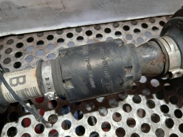 bontott TOYOTA COROLLA VERSO Bal Féltengely