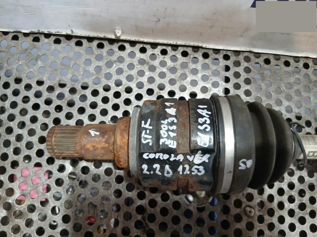 bontott TOYOTA COROLLA VERSO Bal Féltengely