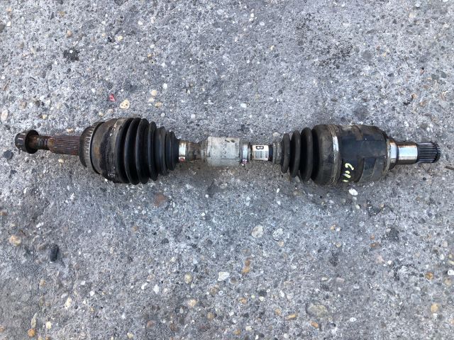 bontott TOYOTA COROLLA VERSO Bal Féltengely