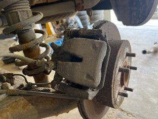 bontott TOYOTA COROLLA VERSO Bal hátsó Féknyereg Munkahengerrel