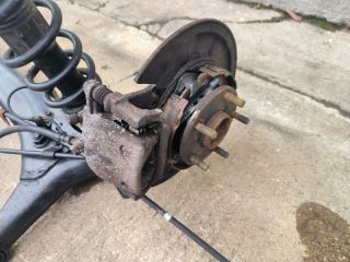 bontott TOYOTA COROLLA VERSO Bal hátsó Féknyereg Munkahengerrel