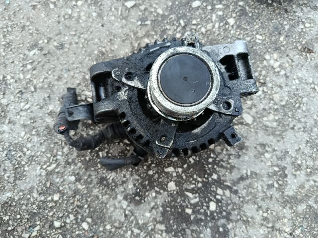 bontott TOYOTA COROLLA VERSO Generátor