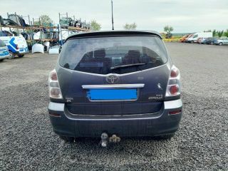 bontott TOYOTA COROLLA VERSO Generátor