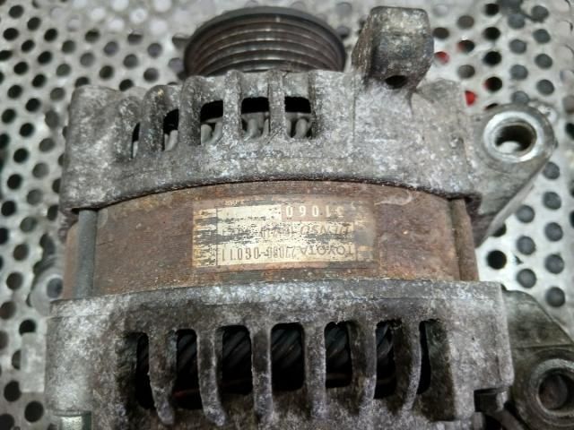 bontott TOYOTA COROLLA VERSO Generátor