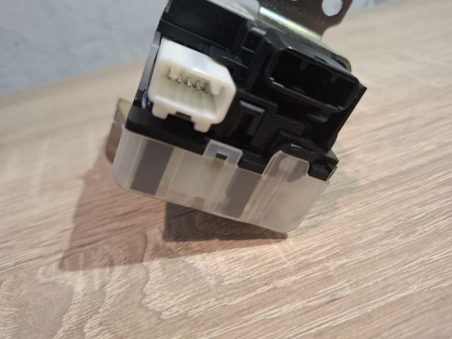 bontott TOYOTA COROLLA VERSO Gyújtáskapcsoló