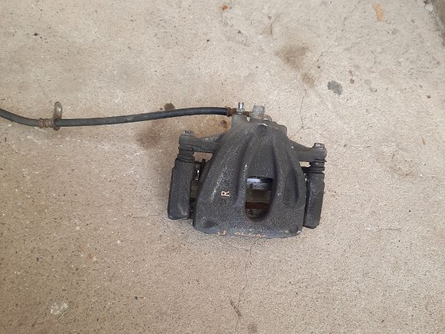 bontott TOYOTA COROLLA VERSO Jobb első Féknyereg Munkahengerrel