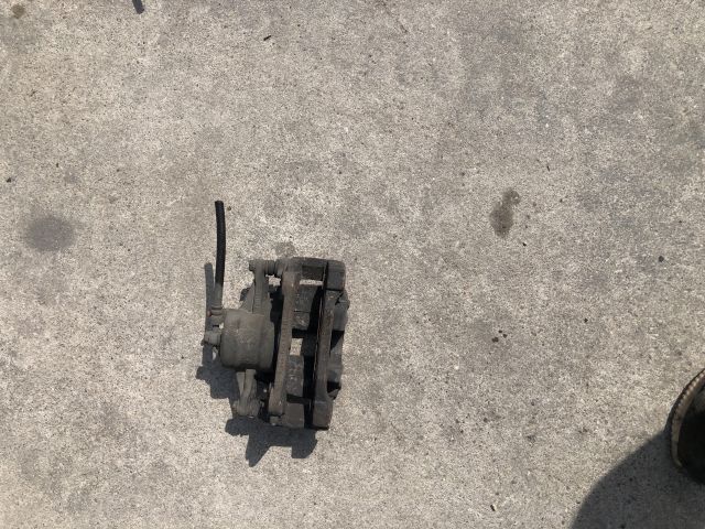 bontott TOYOTA COROLLA VERSO Jobb első Féknyereg Munkahengerrel