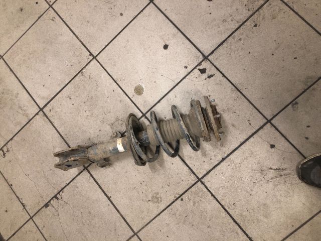 bontott TOYOTA COROLLA VERSO Jobb első Gólyaláb (Lengécsillapító, Rugó)