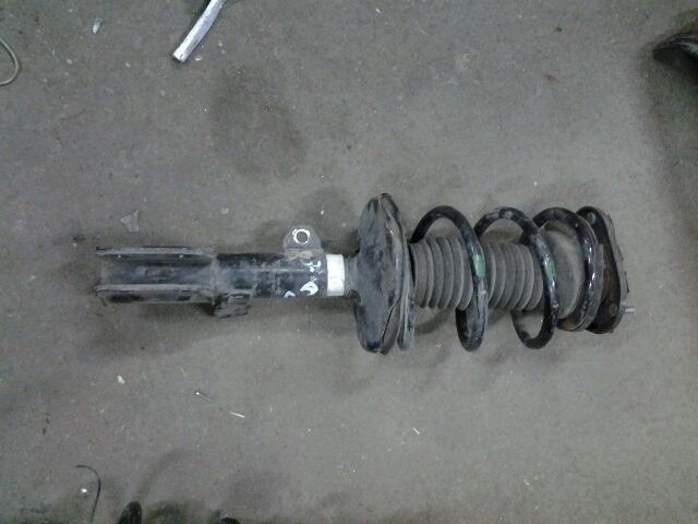 bontott TOYOTA COROLLA VERSO Jobb első Lengéscsillapító