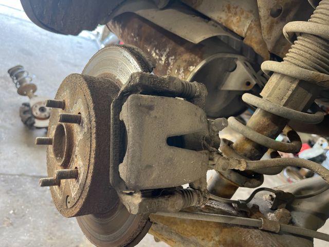 bontott TOYOTA COROLLA VERSO Jobb hátsó Féknyereg Munkahengerrel