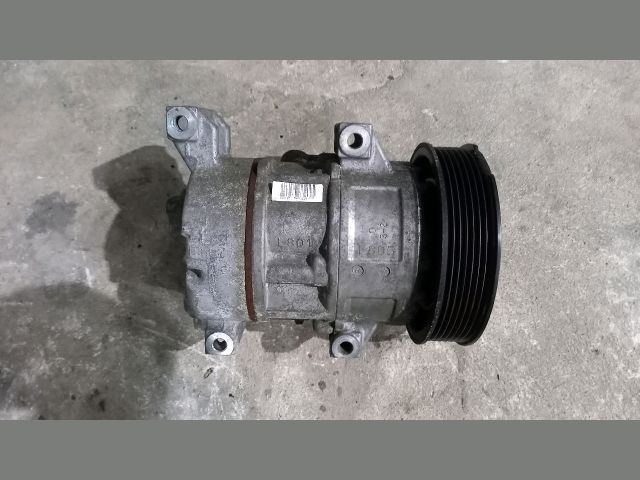 bontott TOYOTA COROLLA VERSO Klímakompresszor