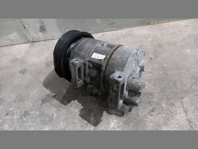 bontott TOYOTA COROLLA VERSO Klímakompresszor