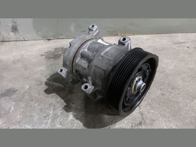 bontott TOYOTA COROLLA VERSO Klímakompresszor