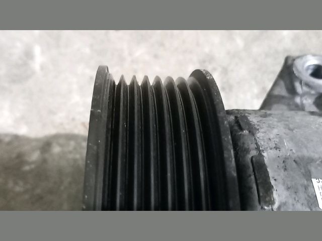 bontott TOYOTA COROLLA VERSO Klímakompresszor