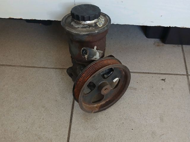 bontott TOYOTA COROLLA VERSO Kormányszervó Motor (Hidraulikus)