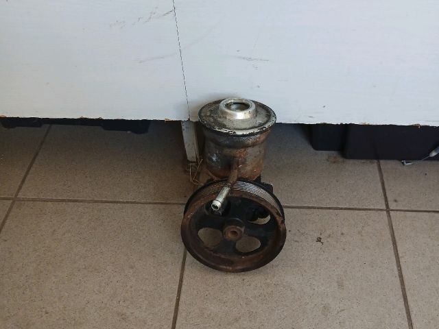 bontott TOYOTA COROLLA VERSO Kormányszervó Motor (Hidraulikus)