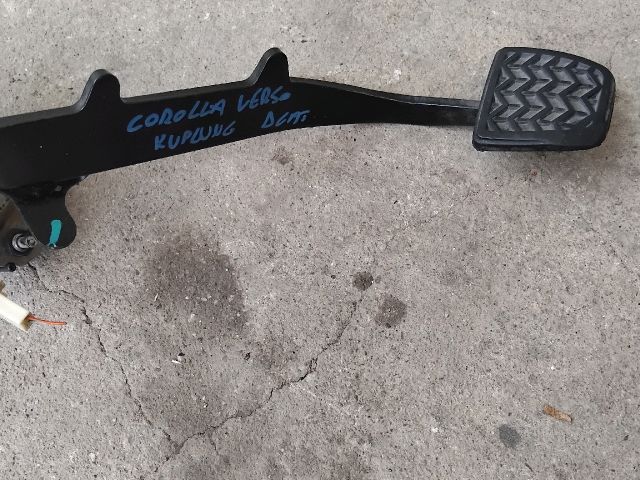 bontott TOYOTA COROLLA VERSO Kuplung Pedál