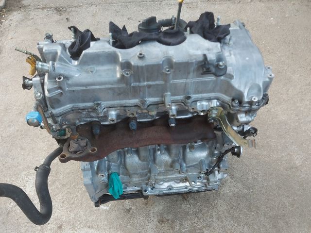 bontott TOYOTA COROLLA VERSO Motor (Fűzött blokk hengerfejjel)