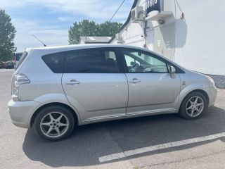 bontott TOYOTA COROLLA VERSO Motor (Fűzött blokk hengerfejjel)